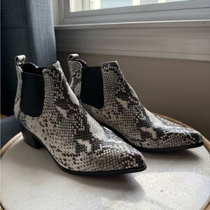 Blonde Snake Booties Size 9